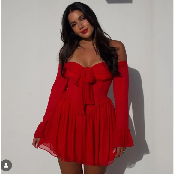 House of CB 'Alana' Scarlet Off Shoulder Dress NWOT size XS - Picture 1 of 13